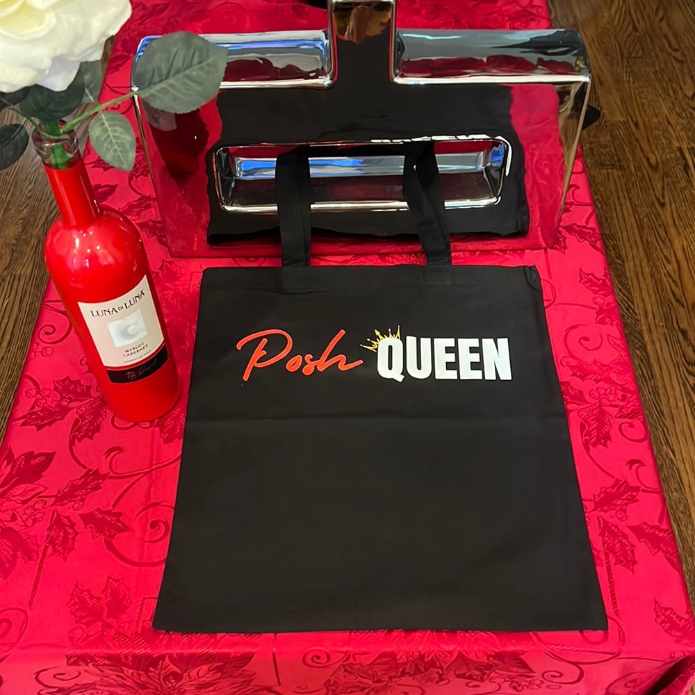 NWOT!  POSH QUEEN TOTE BAG